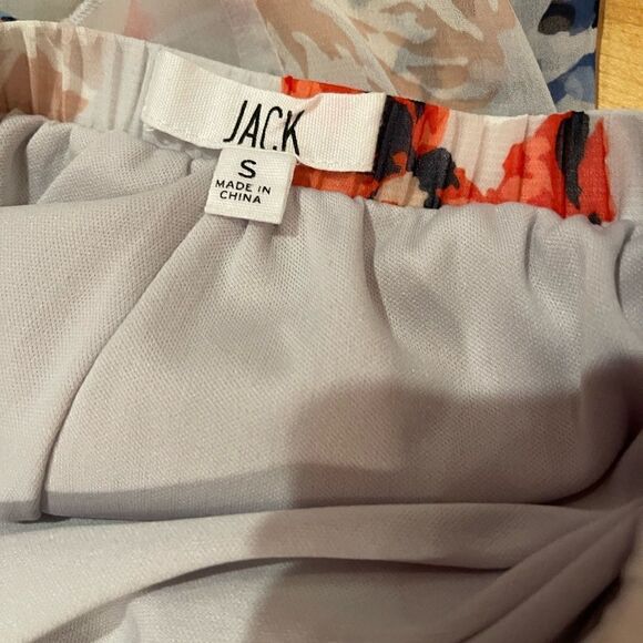 Jack flower patterned shorts size Small! Excellent condition! - Picture 3 of 3